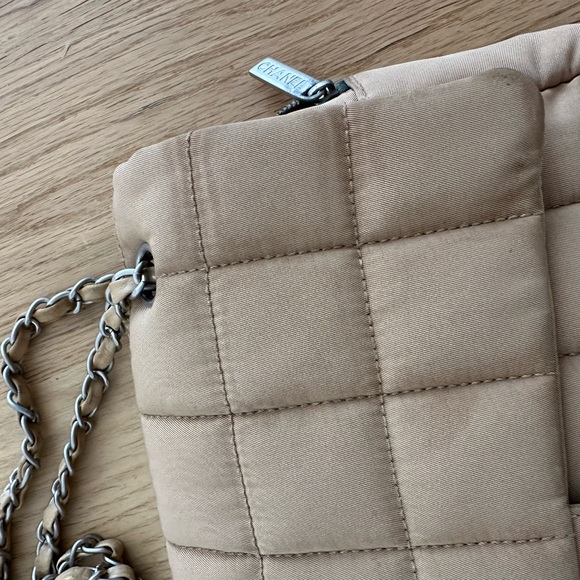 Chanel Shoulder Bag - Picture 8 of 16